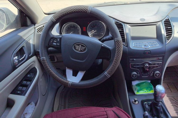 Used Bestune B50 2013 1.6L manual Comfort trim level Steering Wheel