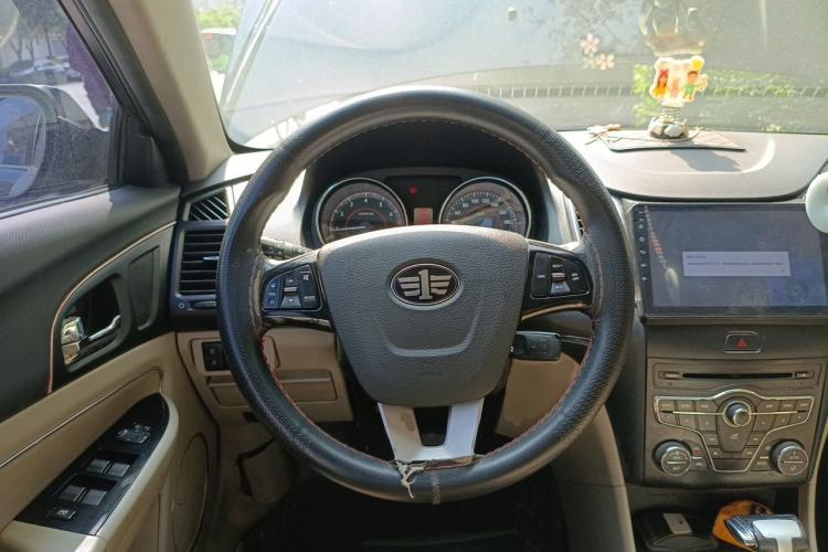 Used Bestune B50 2013 1.6L automatic luxury version Steering Wheel
