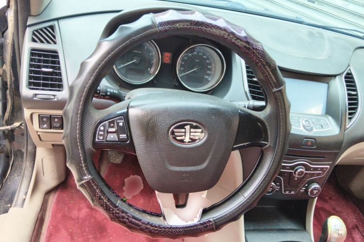 Used Bestune B50 2013 1.6L manual Comfort trim level Steering Wheel