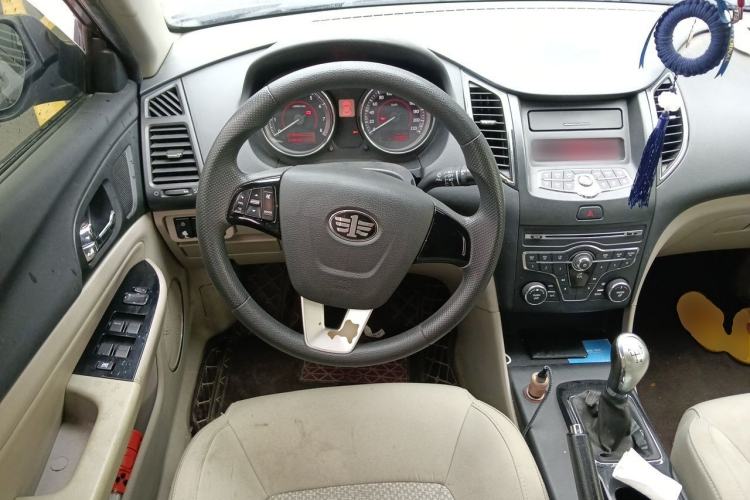 Used Bestune B50 2013 1.6L manual Comfort trim level Steering Wheel