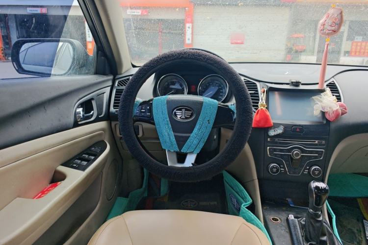 Used Bestune B50 2013 1.6L manual Comfort trim level Steering Wheel