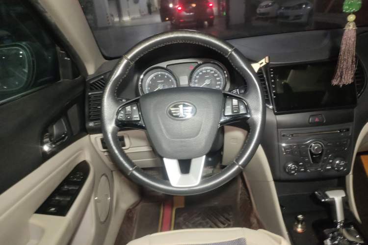 Used Bestune B50 2013 1.6L automatic luxury version Steering Wheel