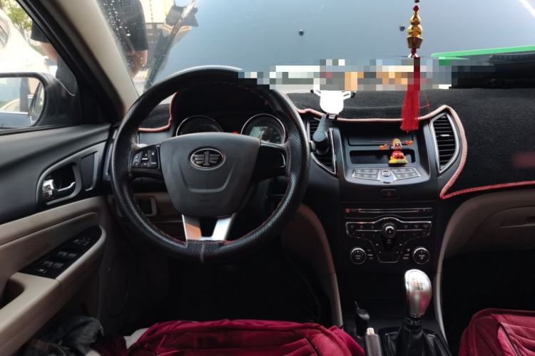 Used Bestune B50 2013 1.6L manual Comfort trim level Steering Wheel