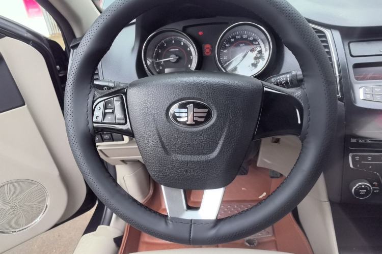 Used Bestune B50 2013 1.6L manual Comfort trim level Steering Wheel