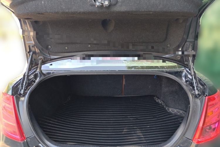 Used Bestune B50 2013 1.6L automatic luxury version Trunk