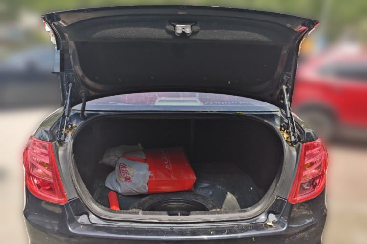 Used Bestune B50 2013 1.6L manual luxury version Trunk