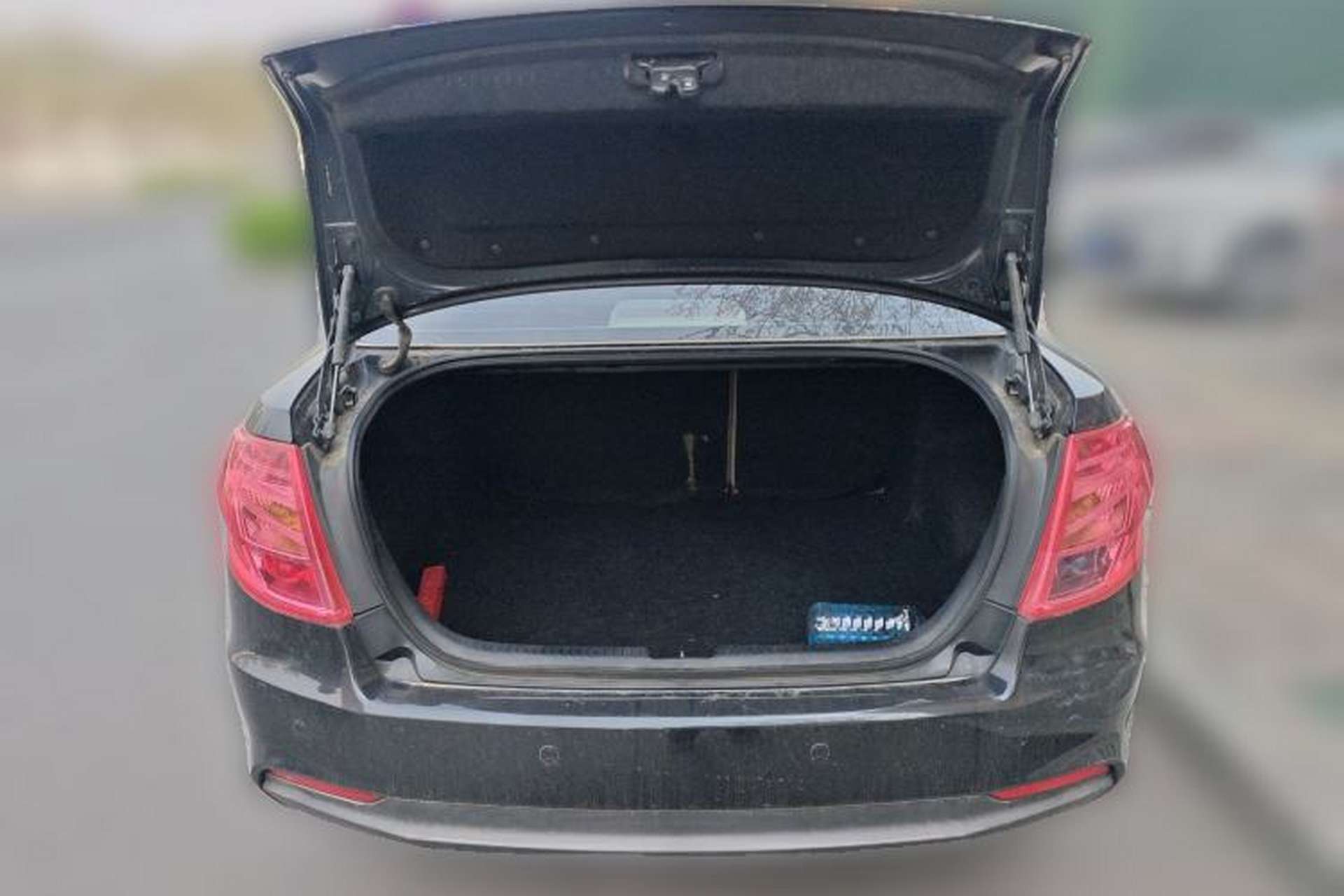 Used Bestune B50 2013 1.6L automatic luxury version Trunk