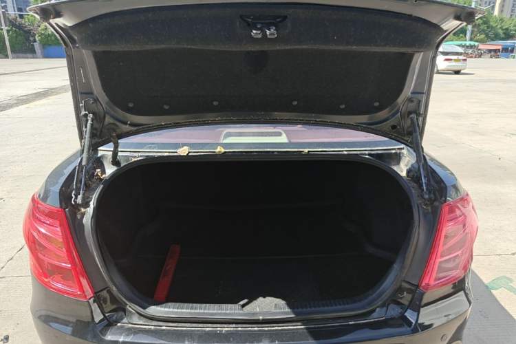 Used Bestune B50 2013 1.6L manual luxury version Trunk