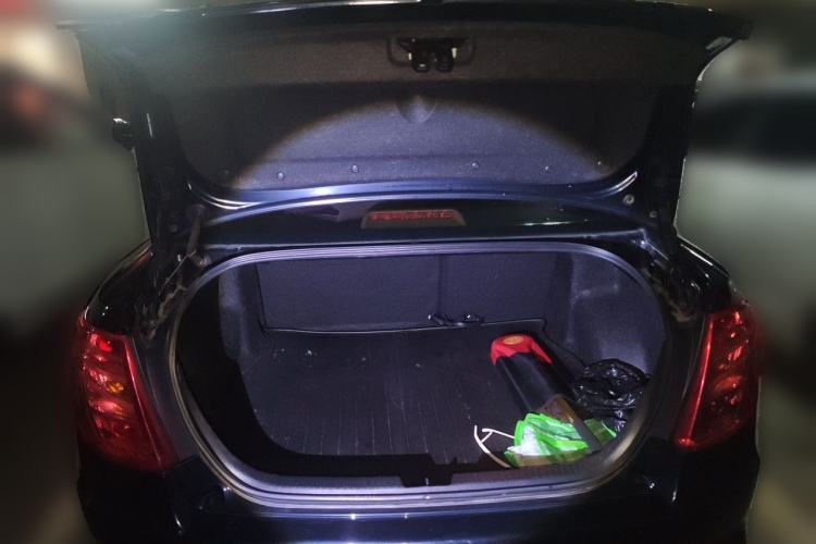 Used Bestune B50 2013 1.6L automatic luxury version Trunk