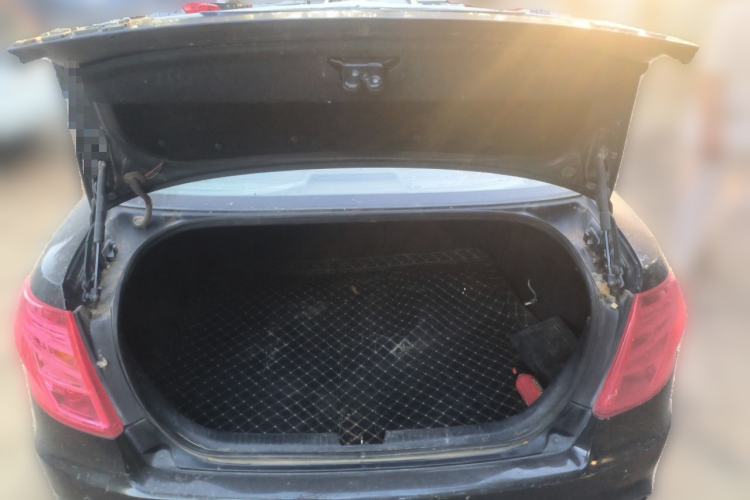 Used Bestune B50 2013 1.6L manual luxury version Trunk