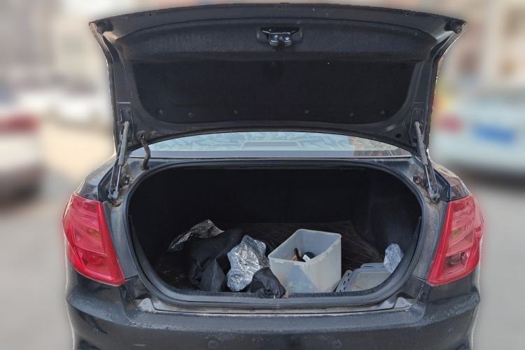 Used Bestune B50 2013 1.6L manual luxury version Trunk