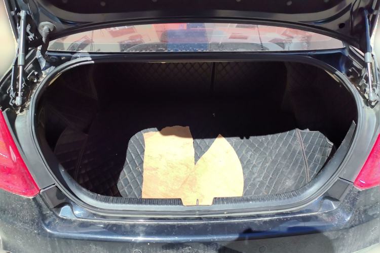 Used Bestune B50 2013 1.6L automatic luxury version Trunk