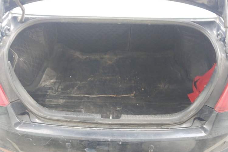 Used Bestune B50 2013 1.6L manual luxury version Trunk