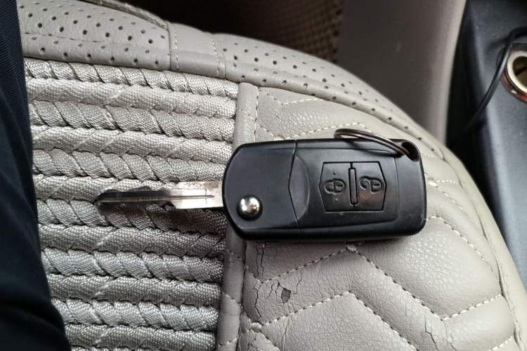 Used Bestune B50 2013 1.6L automatic luxury version Vehicle Key