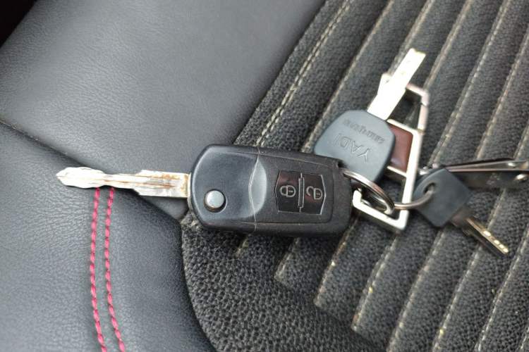 Used Bestune B50 2013 1.6L manual Comfort trim level Vehicle Key