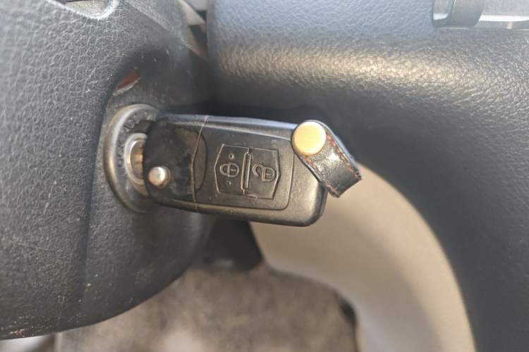 Used Bestune B50 2013 1.6L manual Comfort trim level Vehicle Key