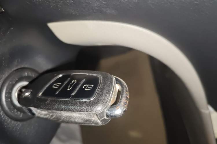 Used Bestune B50 2013 1.6L automatic luxury version Vehicle Key