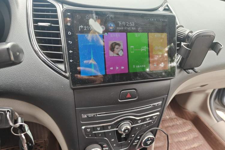 Used Bestune B50 2013 1.6L manual Comfort trim level Audio And AC Panel