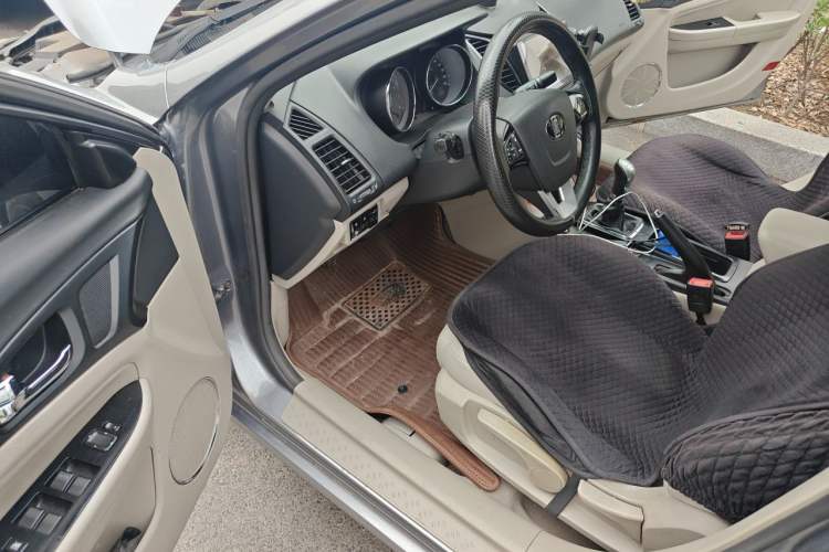 Used Bestune B50 2013 1.6L manual Comfort trim level Driver Seat