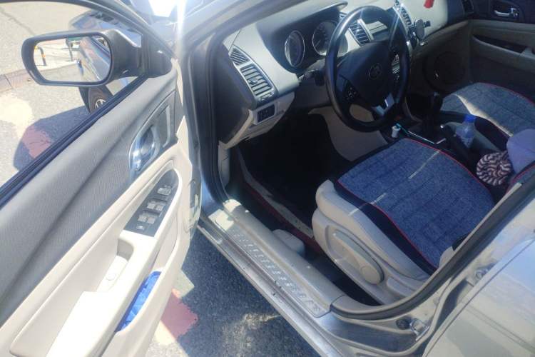 Used Bestune B50 2013 1.6L manual luxury version Driver Seat