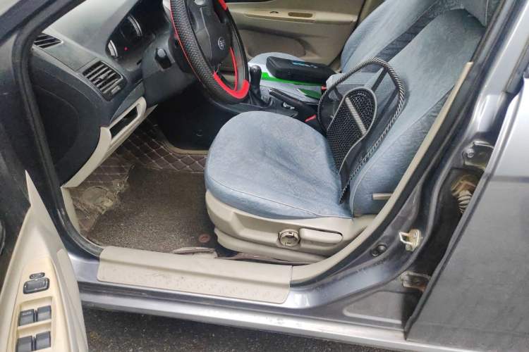 Used Bestune B50 2013 1.6L manual Partner Edition Driver Seat