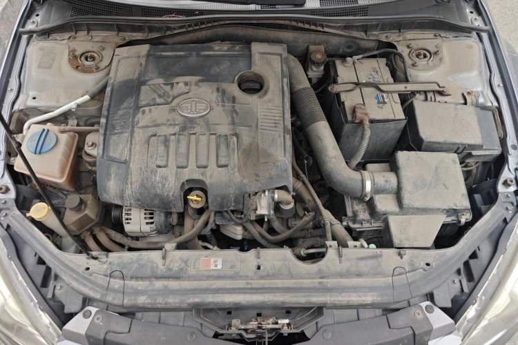 Used Bestune B50 2013 1.6L manual Comfort trim level Engine Bay