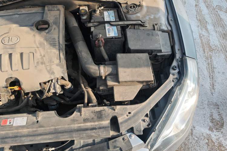 Used Bestune B50 2013 1.6L manual Comfort trim level Engine Bay Left