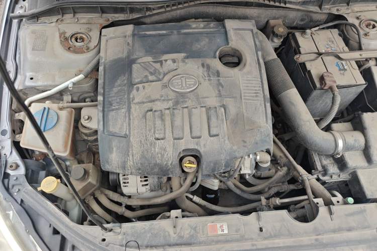 Used Bestune B50 2013 1.6L manual Comfort trim level Engine Bay Right