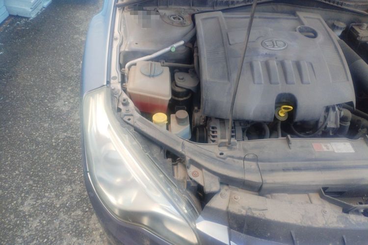 Used Bestune B50 2013 1.6L manual luxury version Engine Bay Right