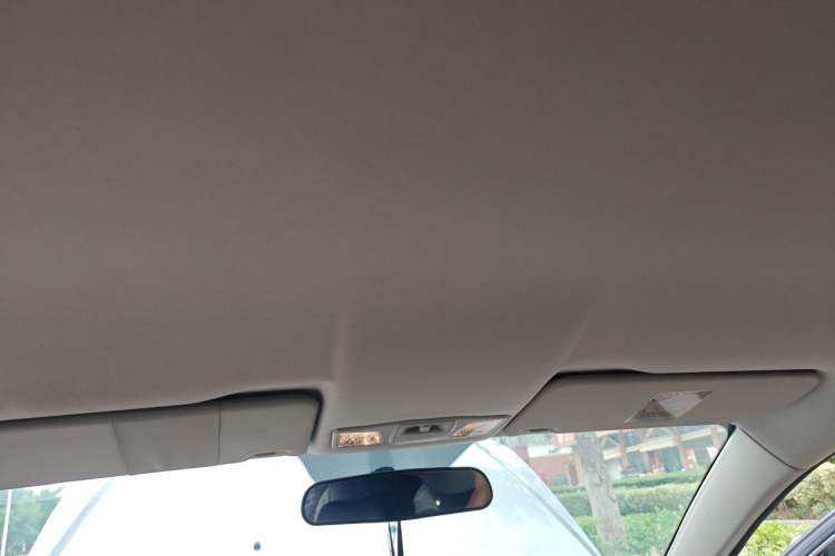 Used Bestune B50 2013 1.6L manual Comfort trim level Headliner