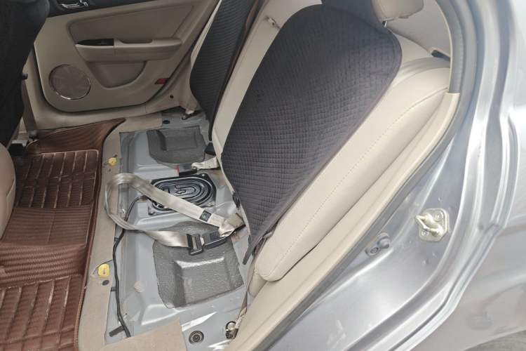 Used Bestune B50 2013 1.6L manual Comfort trim level Left Rear Seat