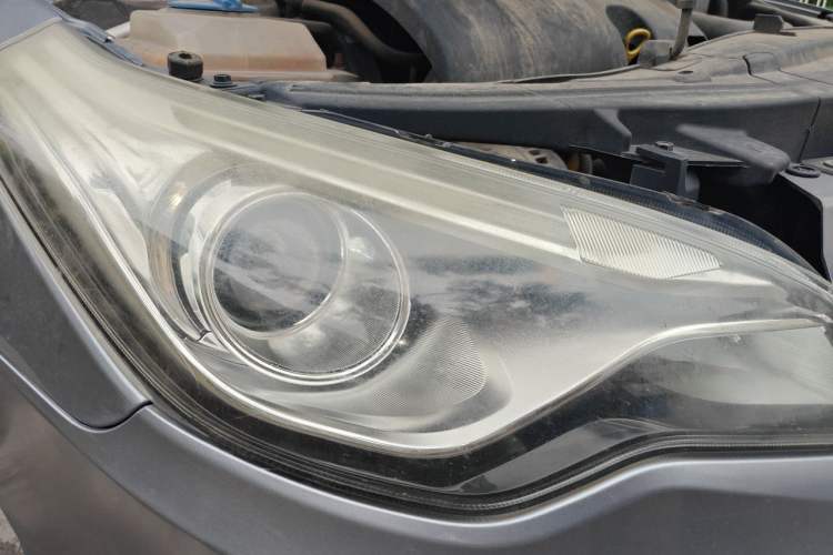 Used Bestune B50 2013 1.6L manual Comfort trim level Right Front Headlight