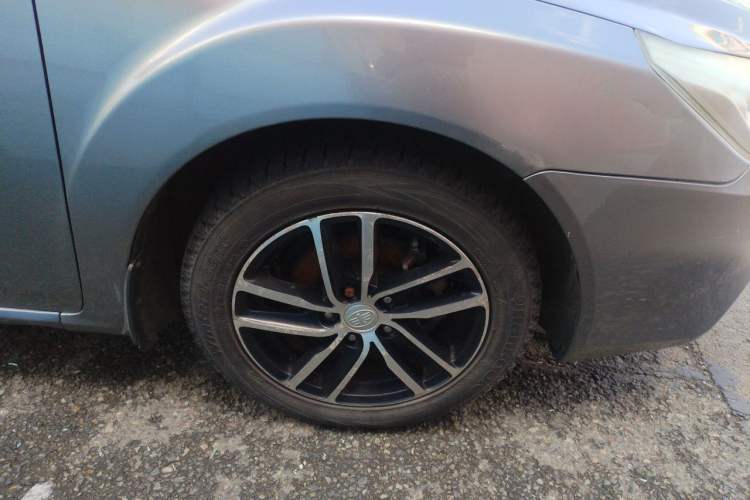 Used Bestune B50 2013 1.6L manual luxury version Right Front Wheel Hub