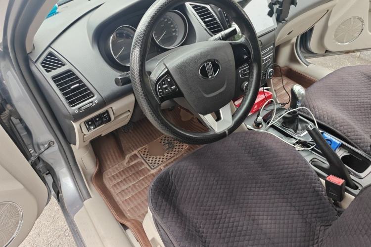 Used Bestune B50 2013 1.6L manual Comfort trim level Steering Wheel