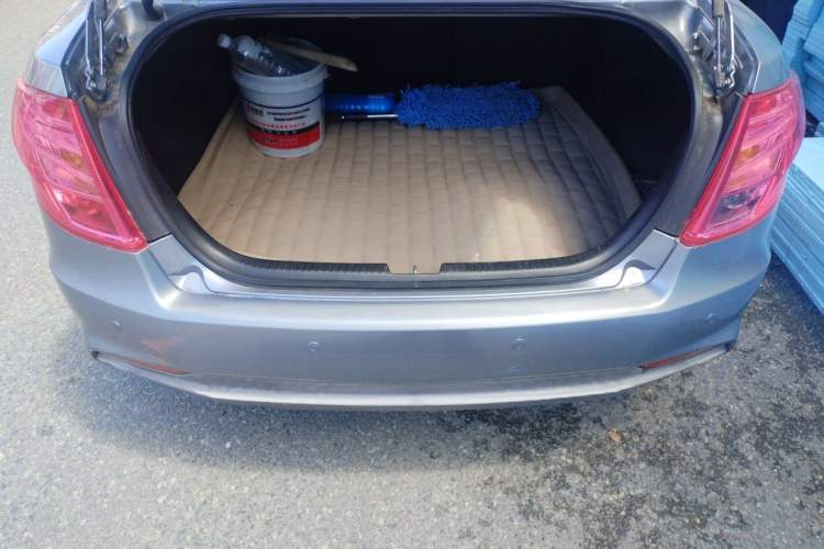 Used Bestune B50 2013 1.6L manual luxury version Trunk