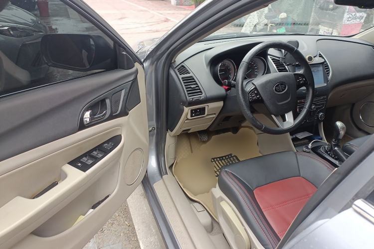 Used Bestune B50 2013 1.6L manual luxury version Driver Seat