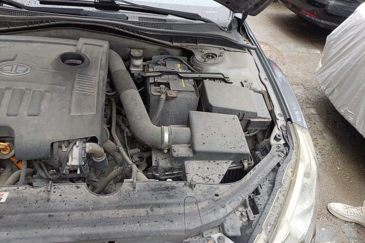Used Bestune B50 2013 1.6L manual luxury version Engine Bay Left