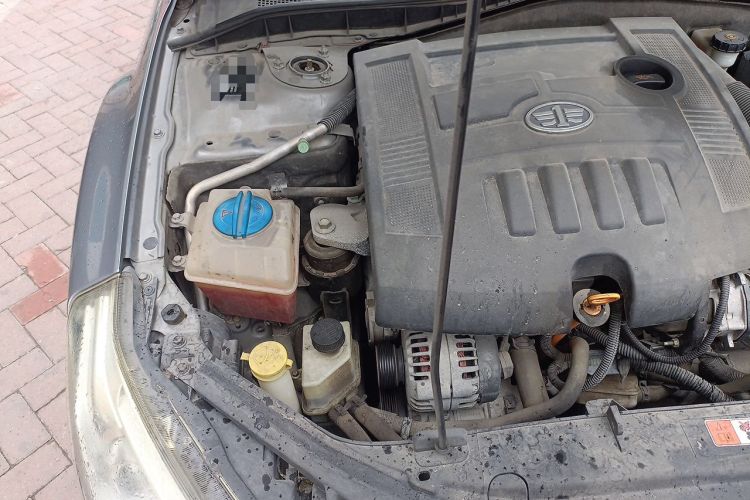 Used Bestune B50 2013 1.6L manual luxury version Engine Bay Right