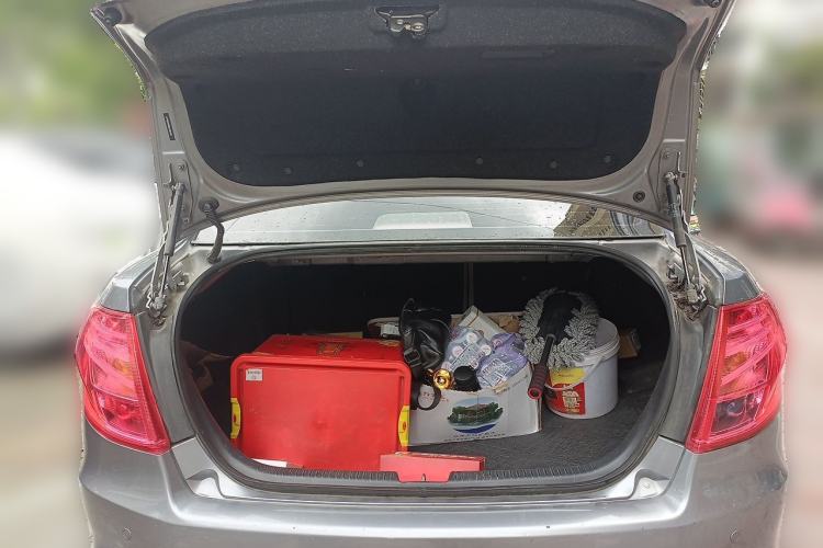 Used Bestune B50 2013 1.6L manual luxury version Trunk