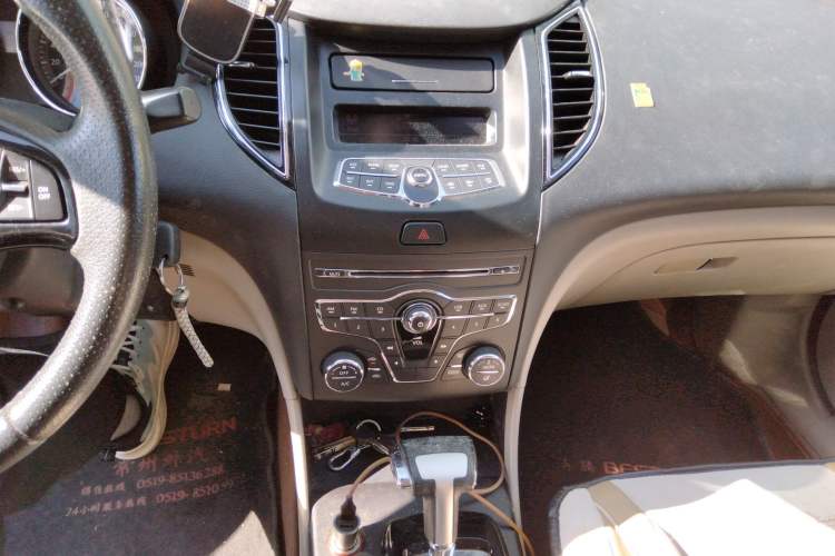 Used Bestune B50 2013 1.6L automatic luxury version Audio And AC Panel
