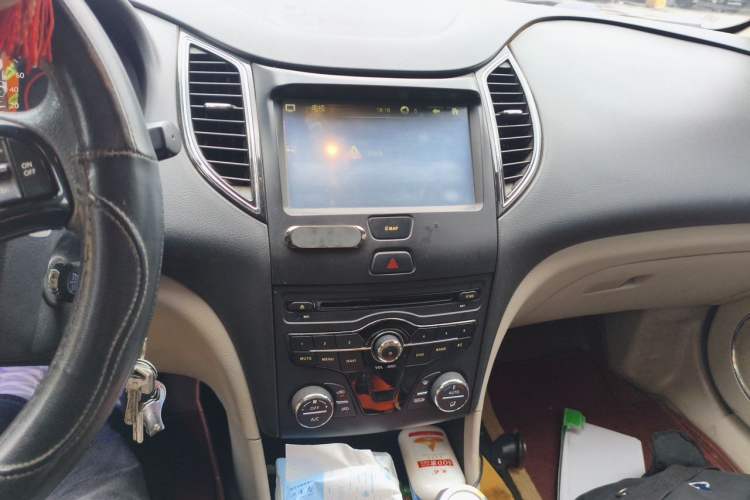 Used Bestune B50 2013 1.6L manual luxury version Audio And AC Panel