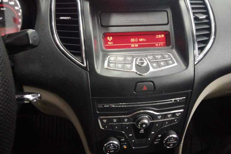 Used Bestune B50 2013 1.6L manual luxury version Audio And AC Panel