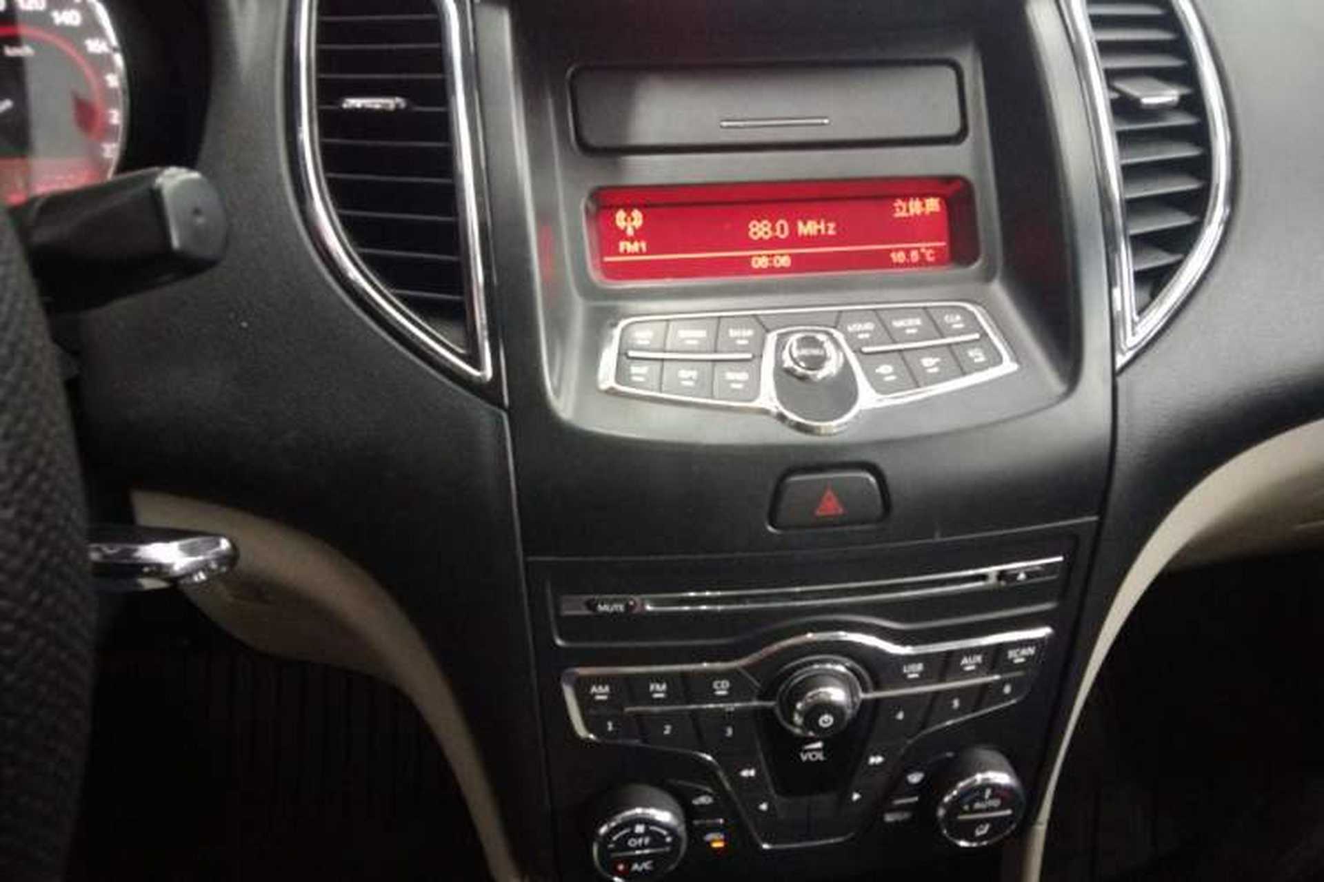 Used Bestune B50 2013 1.6L manual luxury version Audio And AC Panel