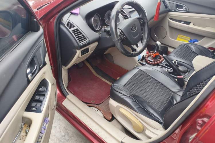 Used Bestune B50 2013 1.6L manual luxury version Driver Seat