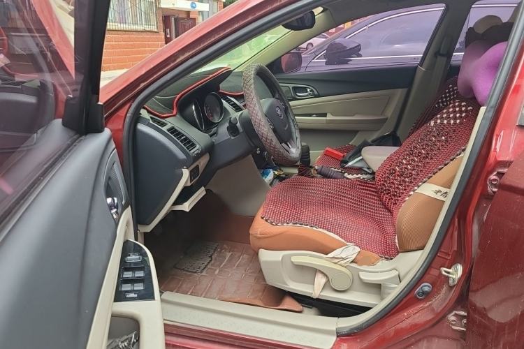 Used Bestune B50 2013 1.6L manual luxury version Driver Seat