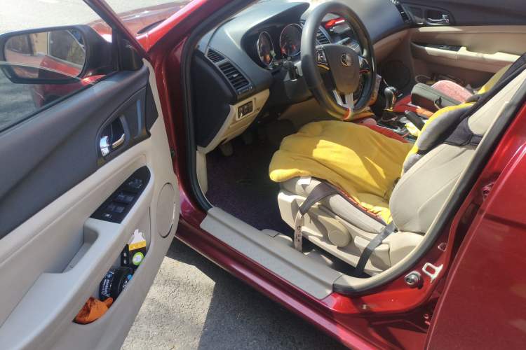 Used Bestune B50 2013 1.6L manual Comfort trim level Driver Seat