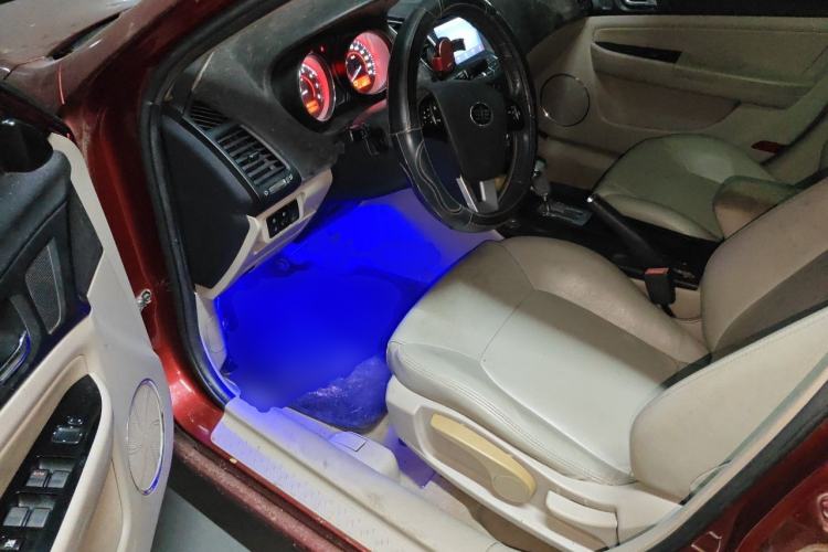 Used Bestune B50 2013 1.6L automatic luxury version Driver Seat