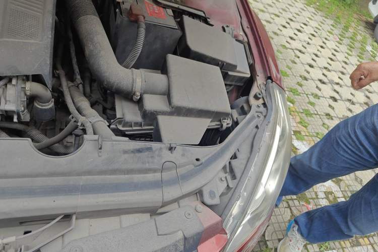 Used Bestune B50 2013 1.6L automatic luxury version Engine Bay Left