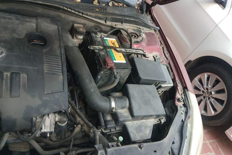 Used Bestune B50 2013 1.6L automatic luxury version Engine Bay Left