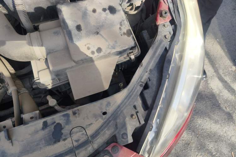 Used Bestune B50 2013 1.6L manual Comfort trim level Engine Bay Left